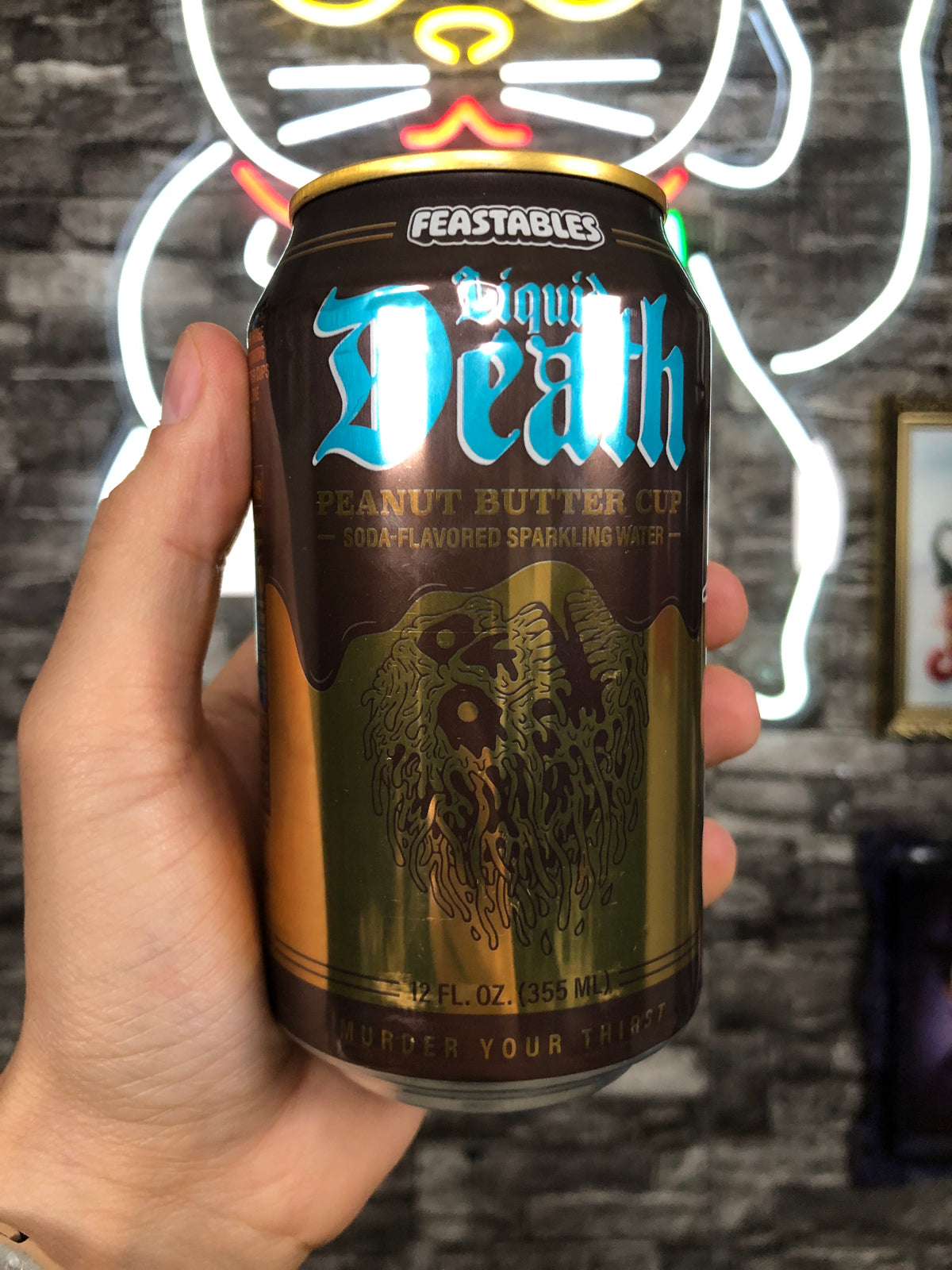 Agua "Liquid Death" sabor Peanut Butter Cup